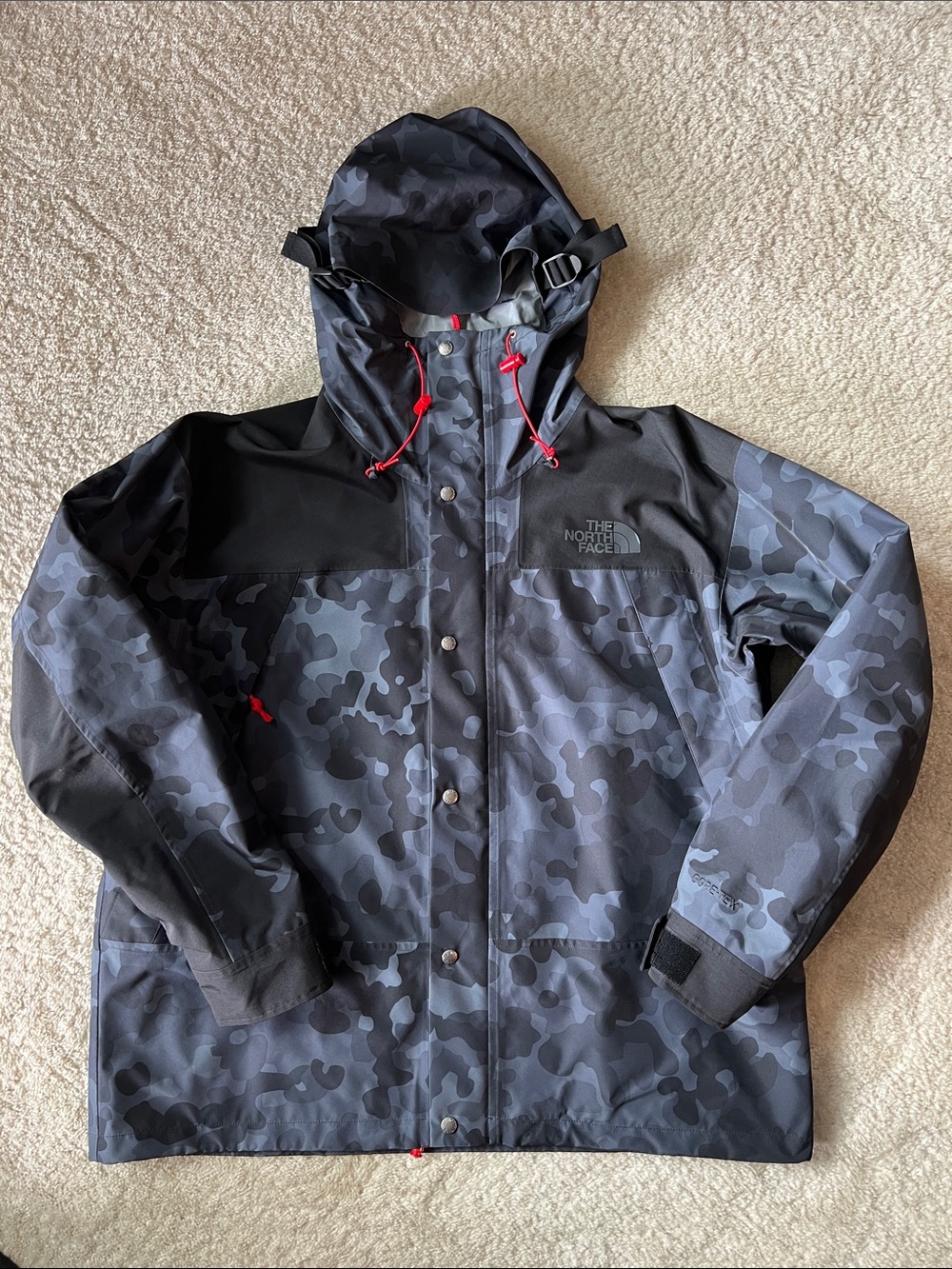 Men’s The North Face 1990 Mountain Jacket GTX Black Camo XXL